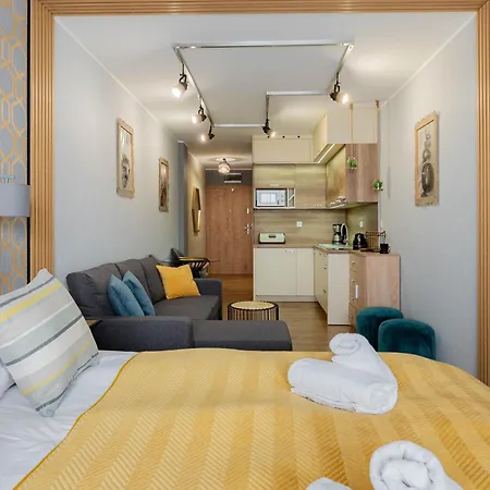 Horyzont Apartamenty-Perlowa Przystan- Zewnetrzny Basen, Parking, Sniadanie- 900M Od Plazy Zachodniej I Morza!!! Kolobrzeg Exterior photo