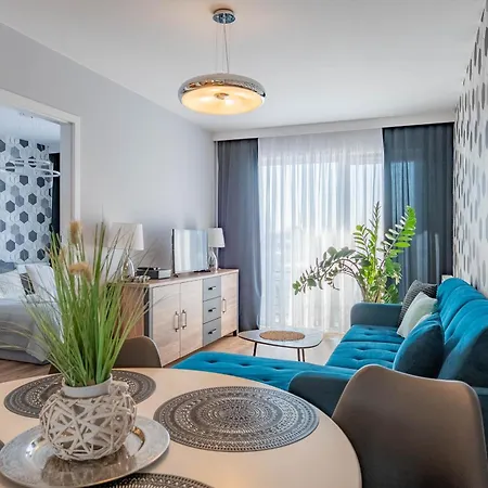 Horyzont Apartamenty-Perlowa Przystan- Zewnetrzny Basen, Parking, Sniadanie- 900M Od Plazy Zachodniej I Morza!!! Kolobrzeg Exterior photo